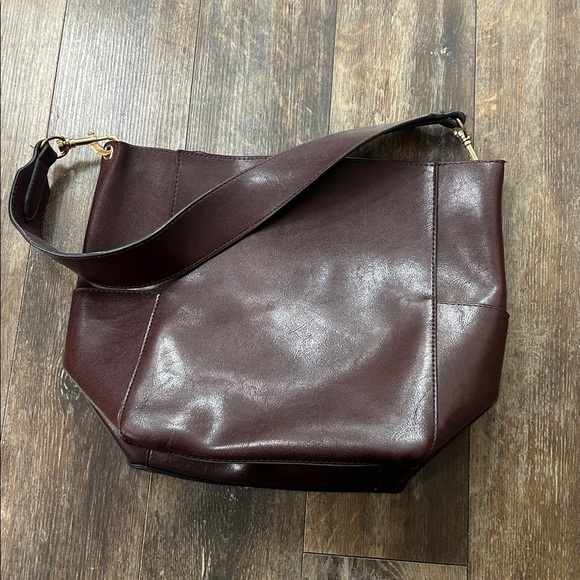 Elegant Burgundy Shoulder Bag - Picture 4 of 6